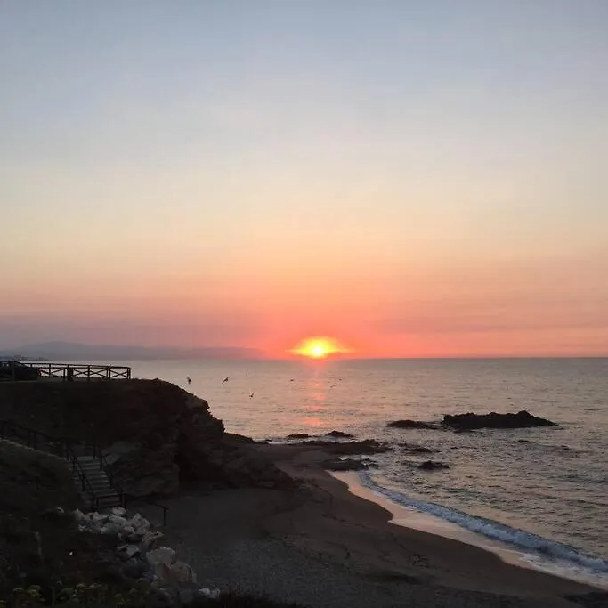 Renovated Townhouse - Sea View - Walk To Beach Semesterbostad