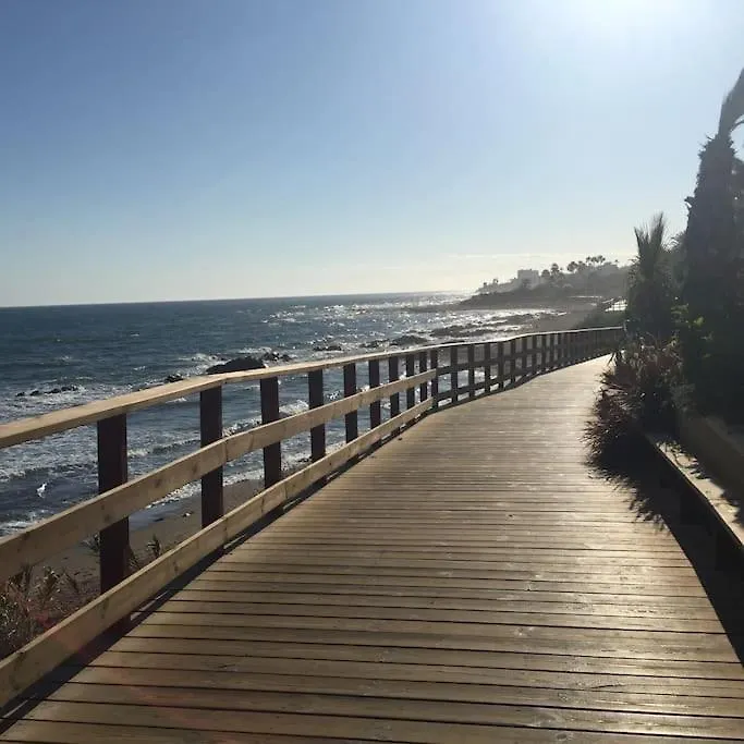 Renovated Townhouse - Sea View - Walk To Beach
