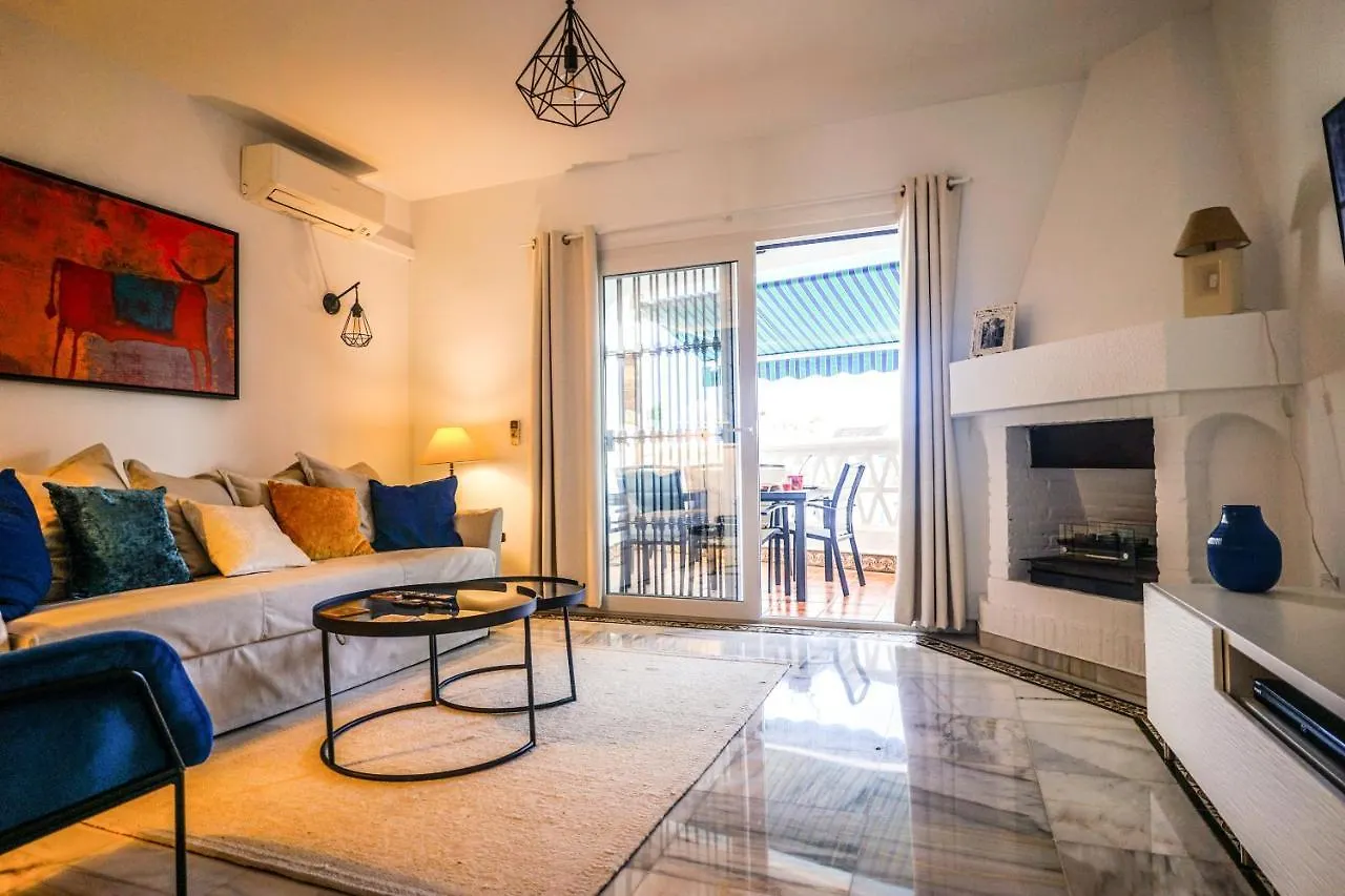 Hébergement de vacances Renovated Townhouse - Sea View - Walk To Beach Sitio de Calahonda Espagne