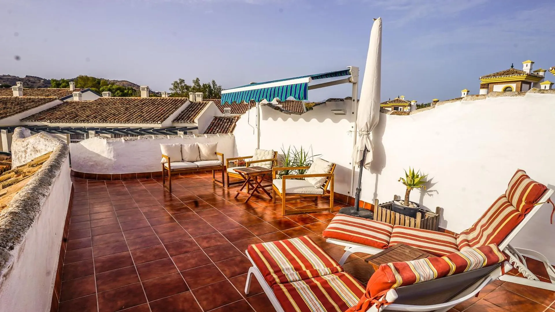 Renovated Townhouse - Sea View - Walk To Beach Sitio de Calahonda 0*,  Espagne